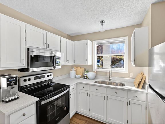 5th image of 101 Bay Meadow Ct #113