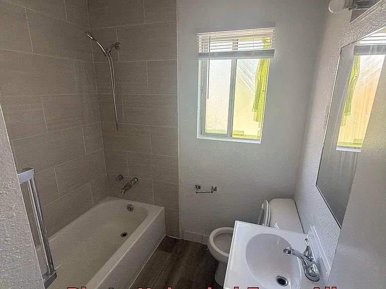 440 N Thompson St — Photo 5
