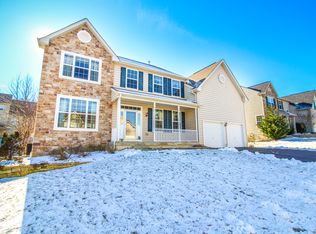 749 Yorkshire Dr, Breinigsville, PA 18031