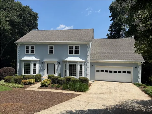 215 Birch Hollow Pl, Roswell, GA 30076