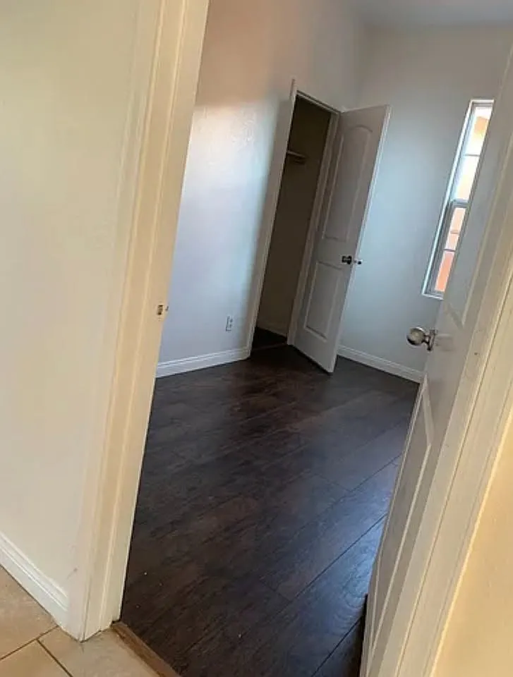 3 bed, 1000 sqft, $3,500 — Photo 4