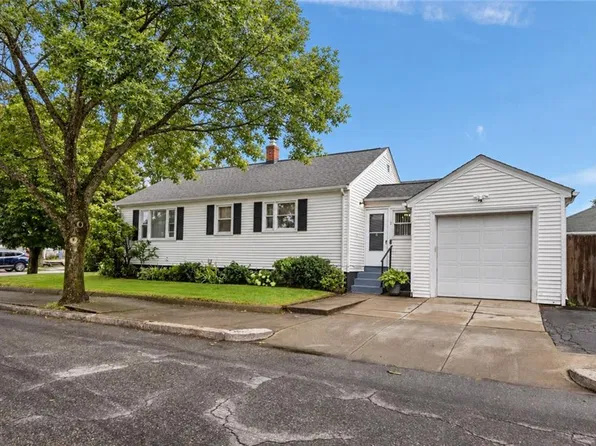 402 Webster Ave, Cranston, RI 02920