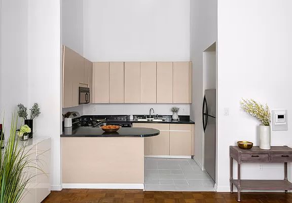 3rd image of 196 6th Ave APT 1C