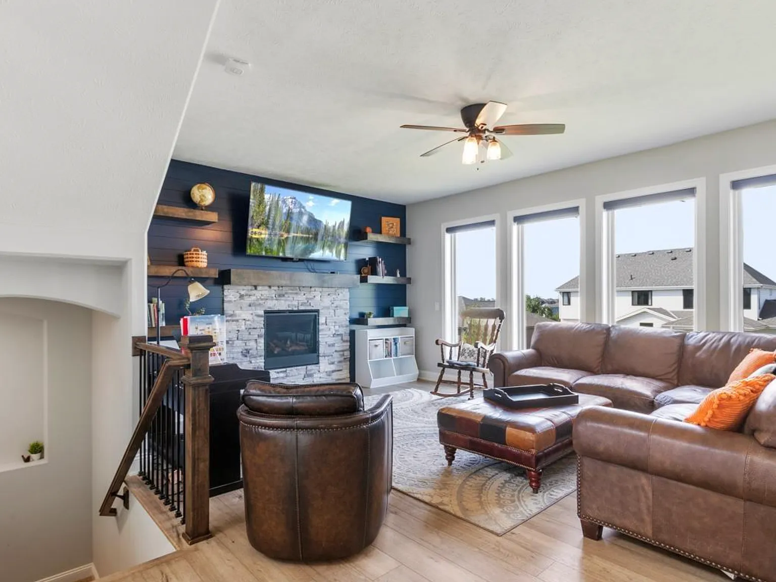 5 bed, 4051 sqft, $4,100 — Photo 4