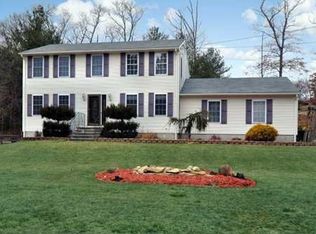 10 Casey Ln, Coventry, RI 02816