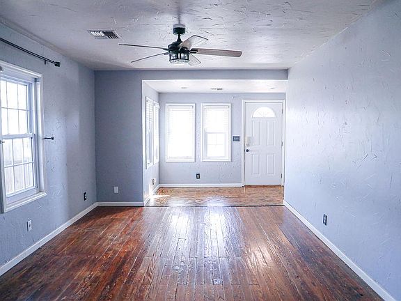 3rd image of 801 E 1st St