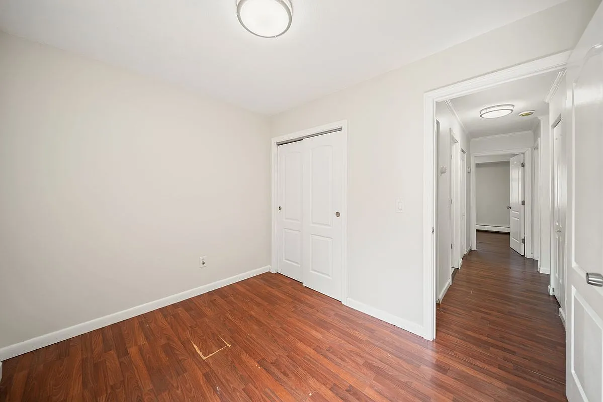 4 bed, 1.5 bath, 1346 sqft, $2,500 — Photo 4
