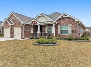 706 Champagne Dr, Biloxi, MS 39532