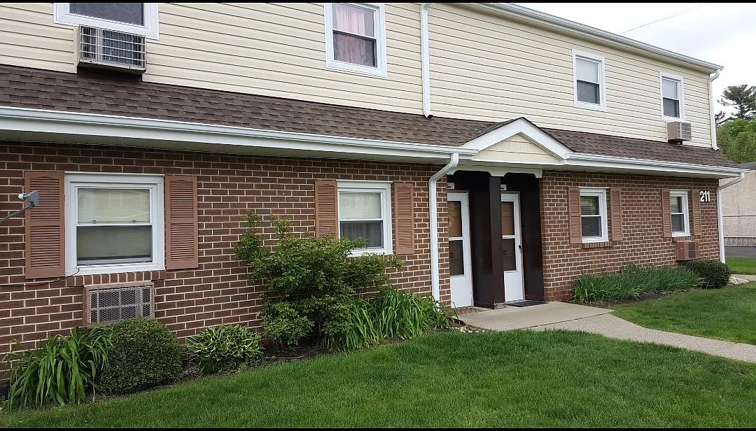 2 bed, 1000 sqft, $1,675 — Photo 1