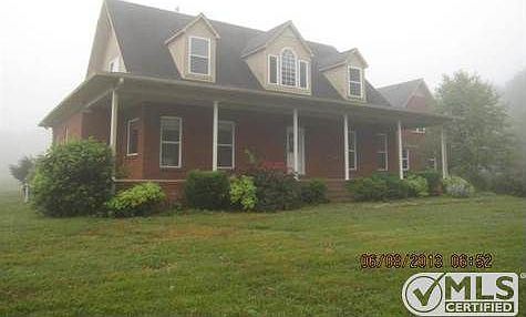 1st image of 16 Windy Hill Ln