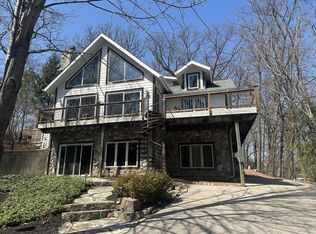 866 Sauganash Dr, Fontana, WI 53125