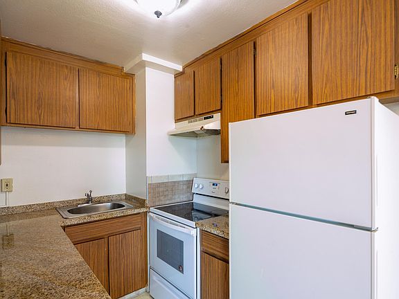 4th image of 524 30th Ave APT 206