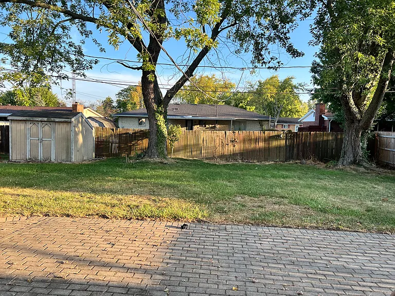 304 Highland Dr — Photo 8