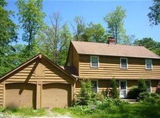 9620 Crackel Rd, Chagrin Falls, OH 44023