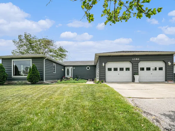 1390 Lakeside St, La Porte, IN 46350