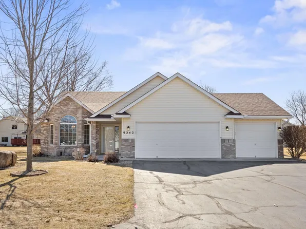 9242 Dunbar Knoll Cir N, Brooklyn Park, MN 55443