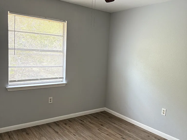 1302 Brown Dr #D — Photo 7