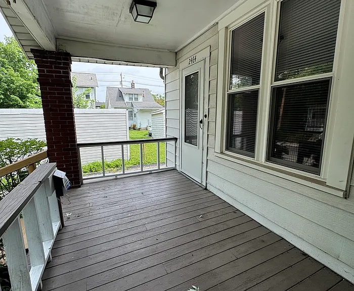 2462 Indiana Ave #2464 — Photo 3
