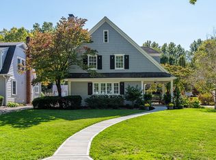 635 Greenway Ter, Kansas City, MO 64113