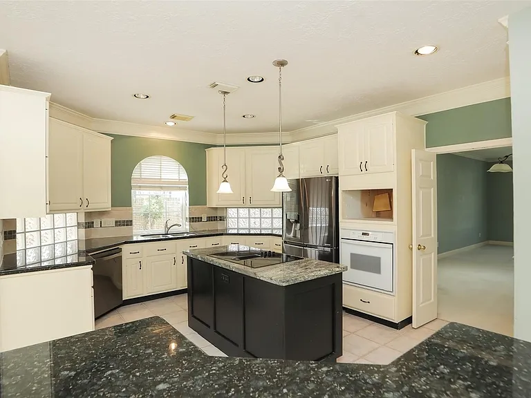7502 Holly Court Est — Photo 15