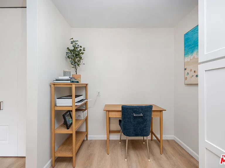 809 S Bundy Dr #205 — Photo 16