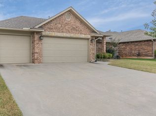 1628 SW 31st St, Moore, OK 73160