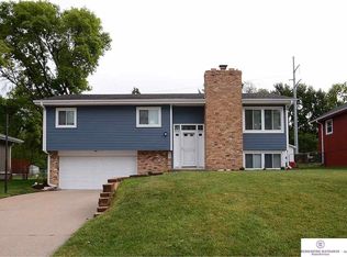 11366 Raleigh Dr, Omaha, NE 68164