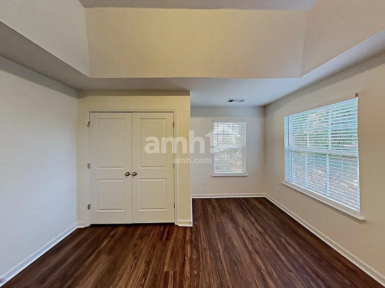 413 Village Way — Photo 14