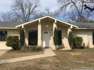 208 Pulliam Ave, Uvalde, TX 78801