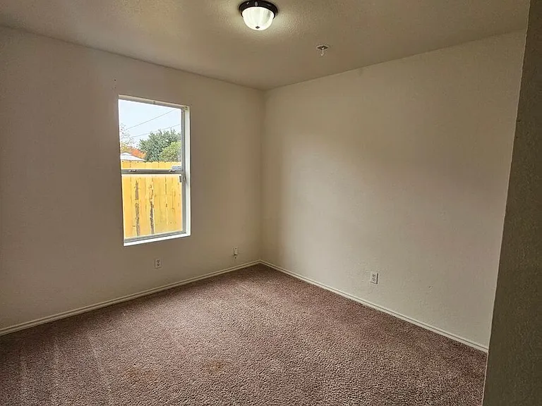 2201 Rainforest Ln — Photo 8