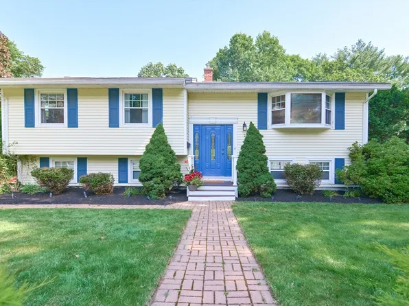 2 Scott Dr, Peabody, MA 01960