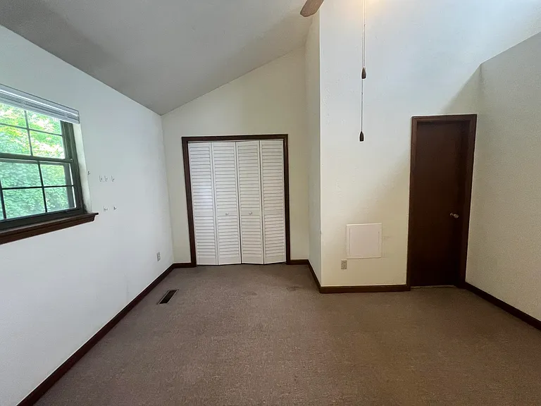 2331 Tina Dr — Photo 12