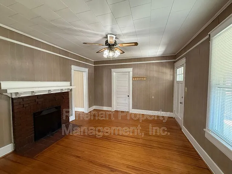 325 Walnut St — Photo 5
