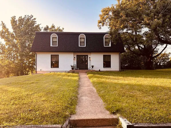 301 Sunset Ln, Potosi, MO 63664