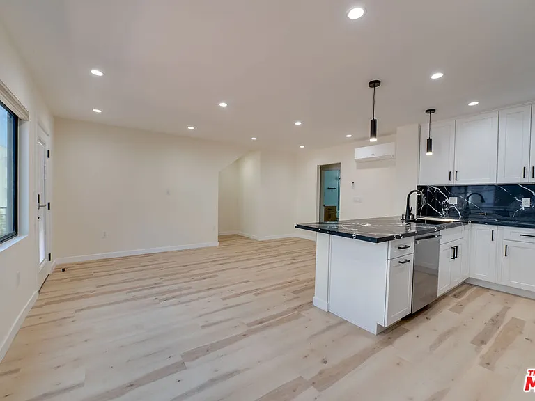 928 N San Vicente Blvd #109 — Photo 2