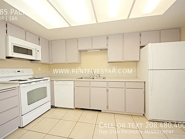 385 Packard Ave — Photo 4