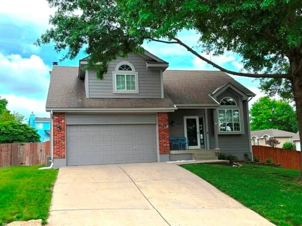 4301 NW Cortland Dr, Blue Springs, MO 64015