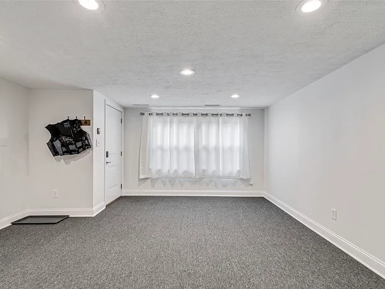 Edgepark Dr — Photo 11