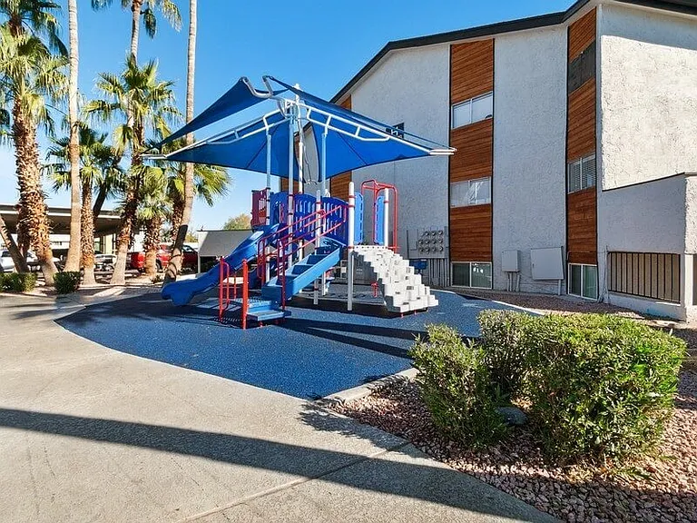 District at Fiesta Park — Photo 25