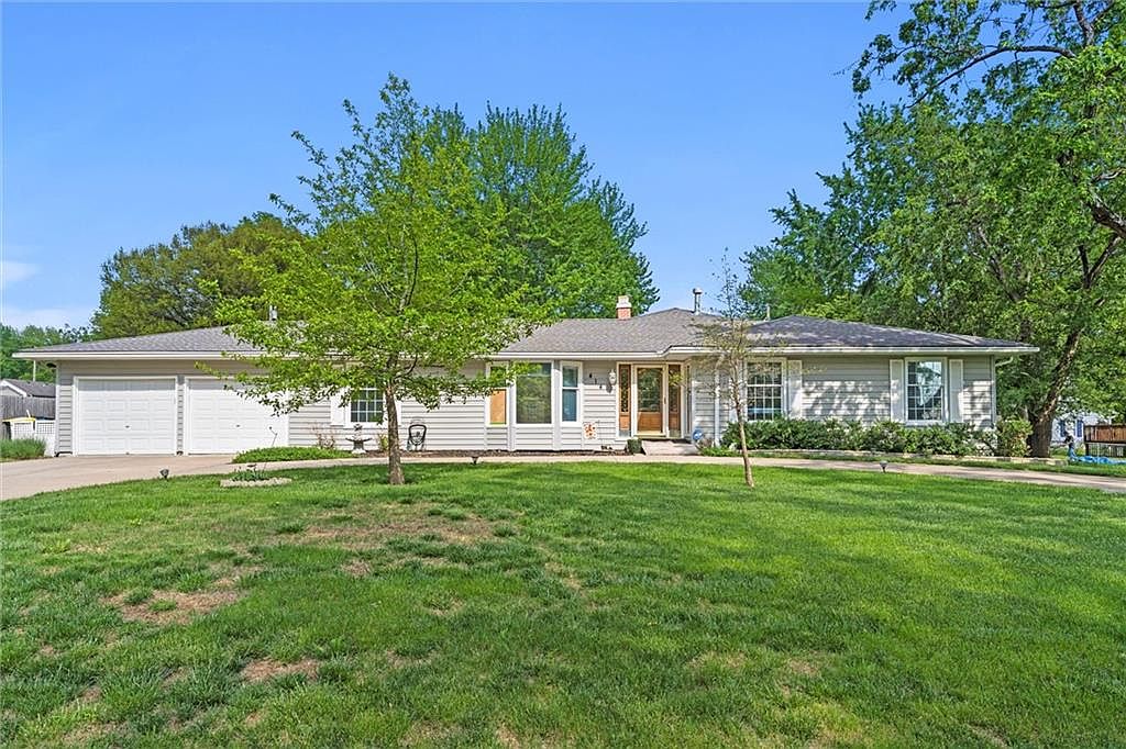 414 S Jefferson St, Spring Hill, KS 66083 | Zillow
