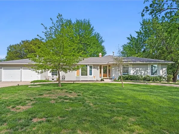 414 S Jefferson St, Spring Hill, KS 66083