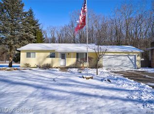 7295 Ironwood Dr, Swartz Creek, MI 48473