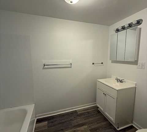 3rd image of 836 Warren Ave #1