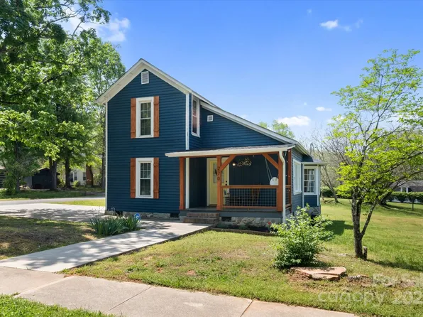 270 S Peak St, Columbus, NC 28722