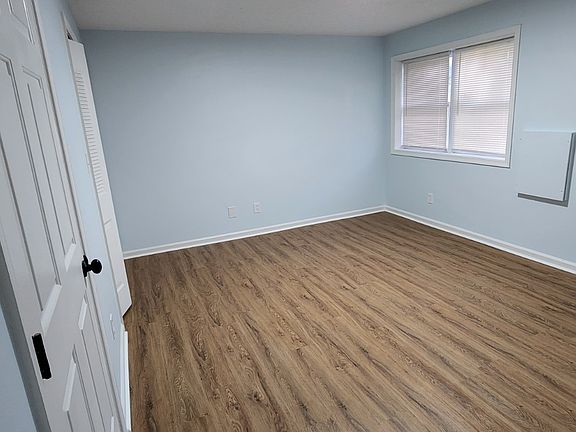 4th image of 102 Millwheel Ct
