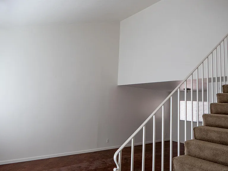 4258 Robbins St — Photo 9