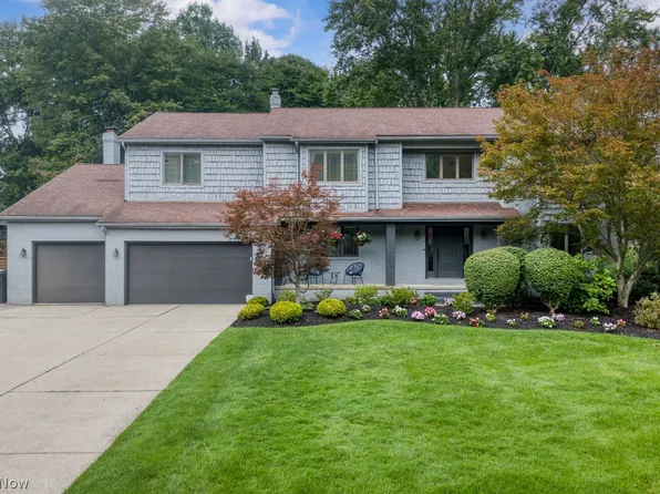 32575 Wintergreen Dr, Solon, OH 44139