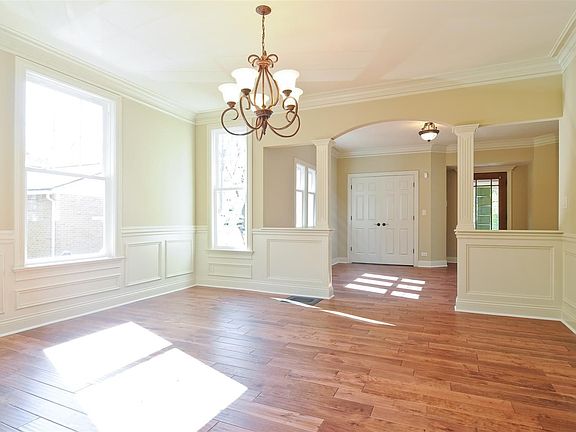 3rd image of 146 Newberry Ave