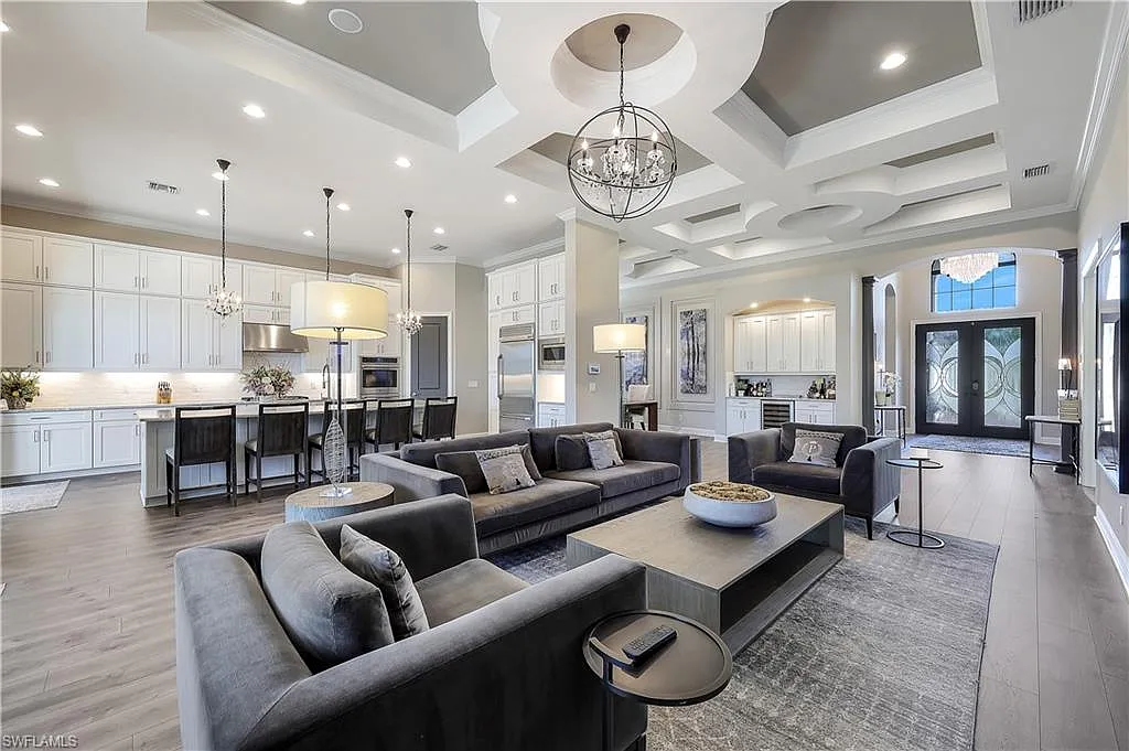 3 bed, 3.5 bath, 2850 sqft, $25,000 — Photo 1