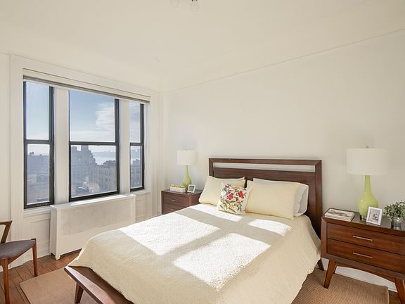 4th image of 801 W End Ave APT 12C